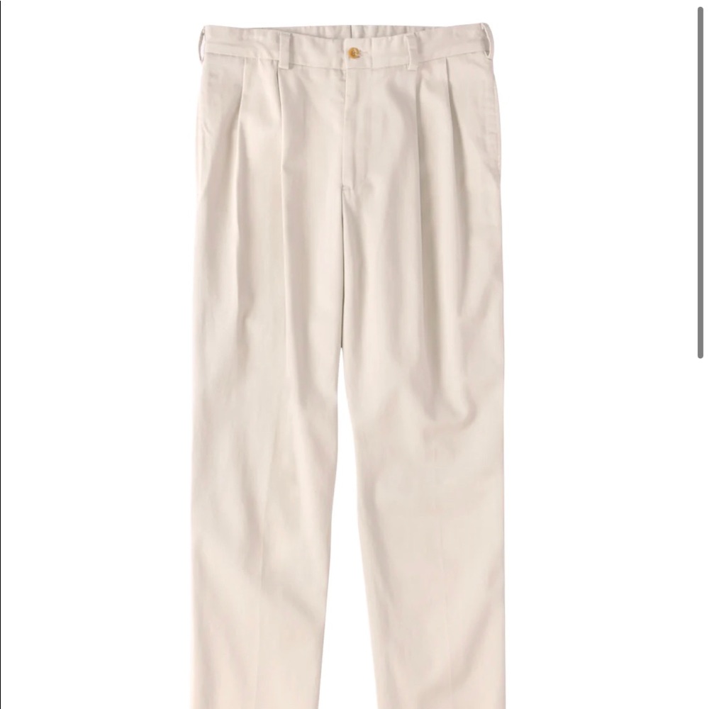Bills Khakis light colored khaki pants men’s size 34x32. NWT